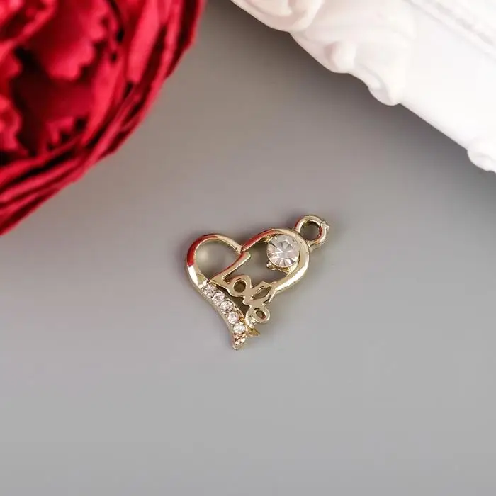 Металлический элемент, декоративная подвеска «Арт Узор. Сердце LOVE», стразы, 2×1.3 см