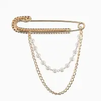 Булавка &laquo;Блеск&raquo; в стразах, цепочка, жемчуг, L=7.5 см, цвет белый в золоте