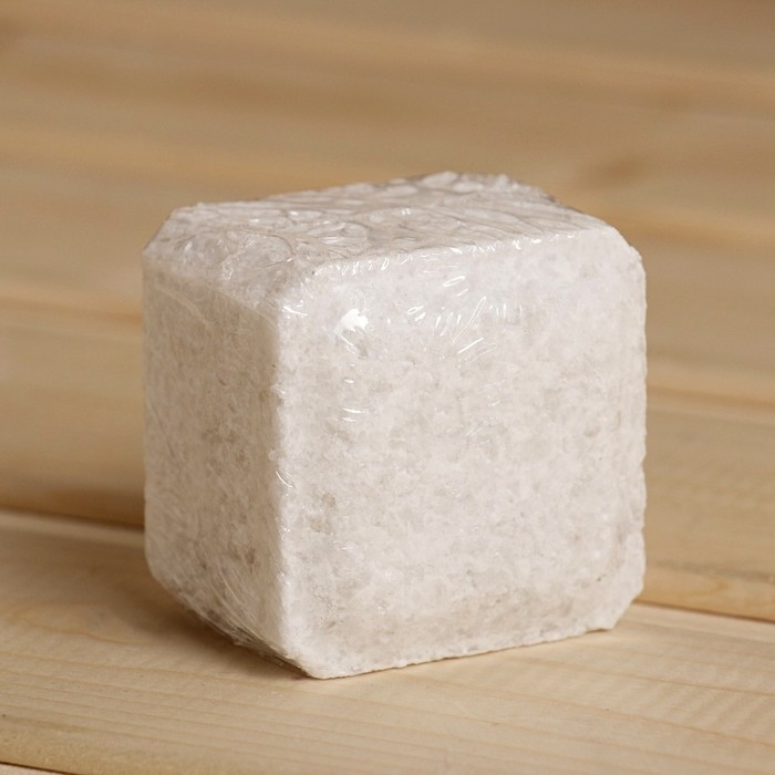 Соляной брикет куб 200 г  Соляной брикет куб 200 г "Добропаровъ"