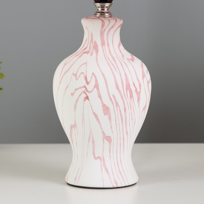 Настольная лампа Настольная лампа "Власта" E14 40Вт белый-розовый 23х23х36 см RISALUX