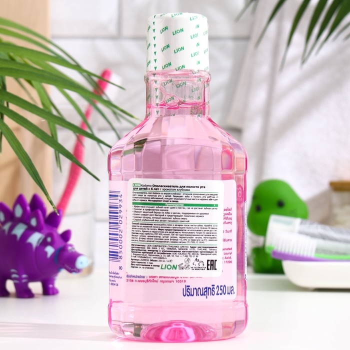 Детский ополаскиватель LION для полости рта с ароматом клубники, 250 мл Детский ополаскиватель LION для полости рта с ароматом клубники, 250 мл