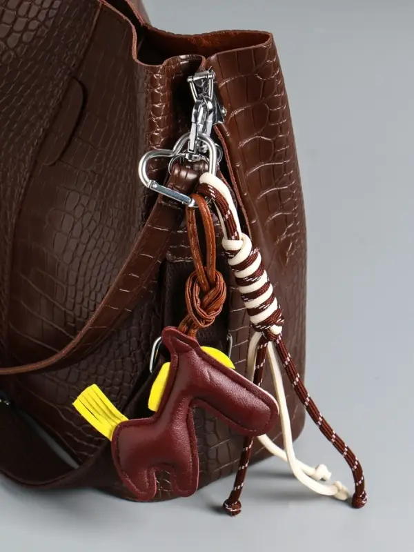 Брелок на карабине кожзам, текстиль Брелок на карабине кожзам, текстиль "Лошадка с сердечком" с узлом 26х10х1,5 см