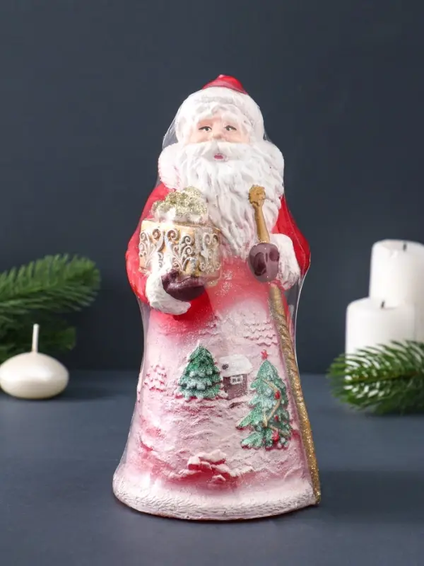 Свеча фигурная "Дед Мороз с подарком" 9х9х19,5 см, цв. красный