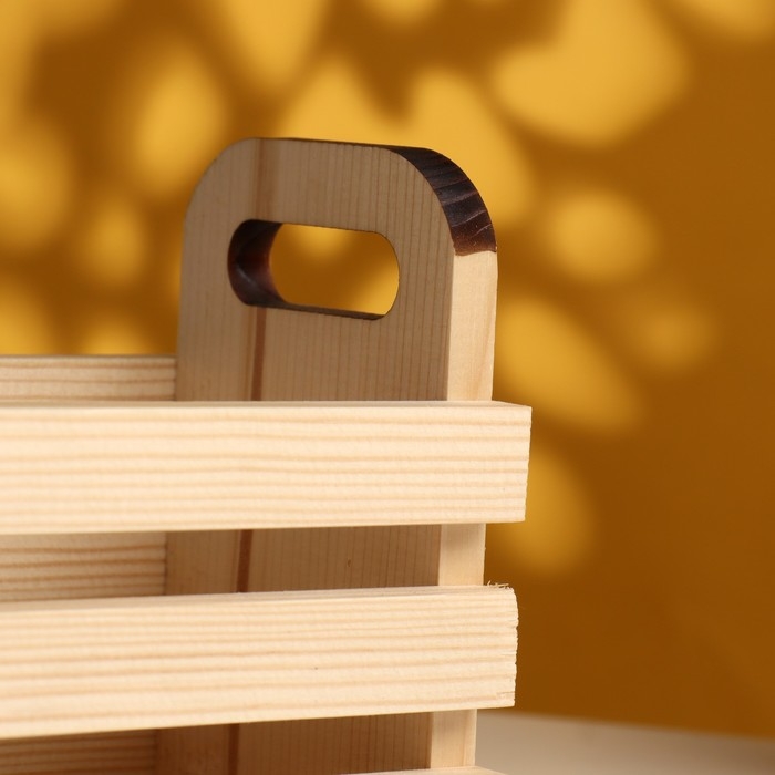 Кашпо деревянное трехреечное с ручками 24,5х10х13 см натуральный Кашпо деревянное трехреечное с ручками 24,5х10х13 см натуральный