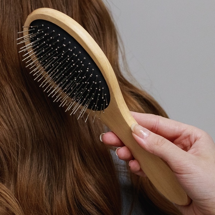 Расчёска массажная &laquo;Натурель&raquo;, 8,2 &times; 23,3 см, цвет &laquo;светлое дерево&raquo;/чёрный