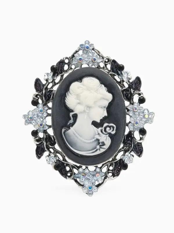 Брошь &laquo;Камея&raquo;, в цветах, чёрно-белая в чернёном серебре