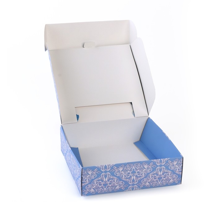 Подарочная коробка новогодняя складная «Зимняя сказка», 16.5 × 16,5 × 5 см Подарочная коробка новогодняя складная «Зимняя сказка», 16.5 × 16,5 × 5 см