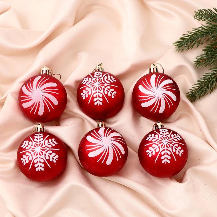 Набор шаров пластик d-6 см, 6 шт Набор шаров пластик d-6 см, 6 шт "Снежинки ассорти" красный