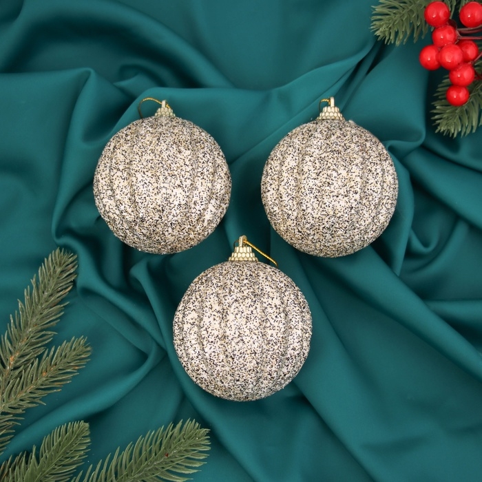 Набор шаров пластик d-8 см, 3 шт Набор шаров пластик d-8 см, 3 шт "Элаесс" серебро