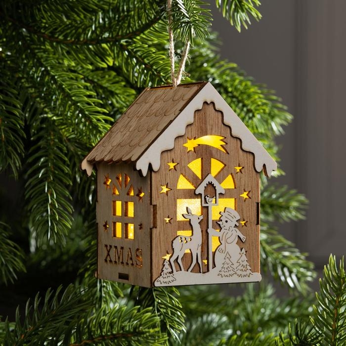 Ёлочная игрушка «Домик с оленем и снеговиком», от батареек, свечение тёплое белое Ёлочная игрушка «Домик с оленем и снеговиком», от батареек, свечение тёплое белое