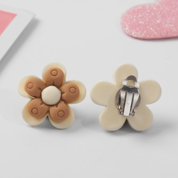 Клипсы детские «Выбражулька» цветок в кружочек, цвет бежево-коричневый Клипсы детские «Выбражулька» цветок в кружочек, цвет бежево-коричневый
