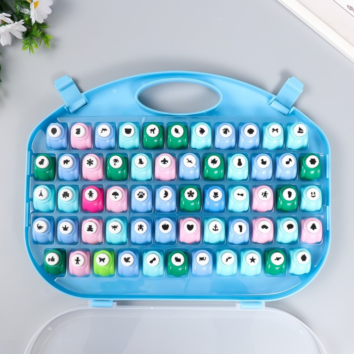 Набор фигурных дыроколов в сундуке d=1 см, 58 шт МИКС Набор фигурных дыроколов в сундуке d=1 см, 58 шт МИКС