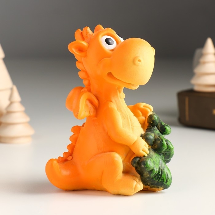 Копилка полистоун Копилка полистоун "Дракон Добряк с подарком" МИКС 8х6,5х10 см