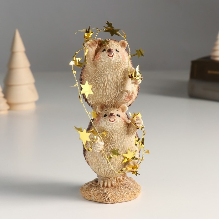 Сувенир полистоун  Сувенир полистоун "Ёжики с гирляндой со звёздами - акробаты" 6х7х15,5 см