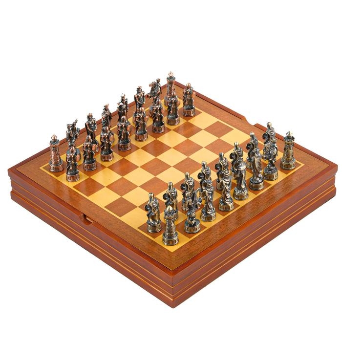 Шахматы сувенирные  Шахматы сувенирные "Рыцарские", h короля-7 см, пешки-6 см. d-2 см, 36 х 36 см