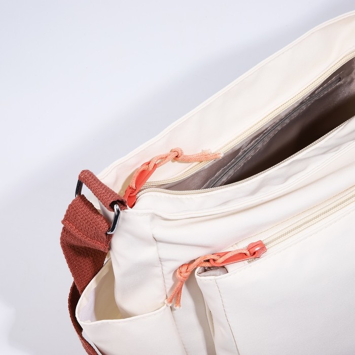 Сумка молодёжная на клапане, цвет молочный/коричневый Сумка молодёжная на клапане, цвет молочный/коричневый