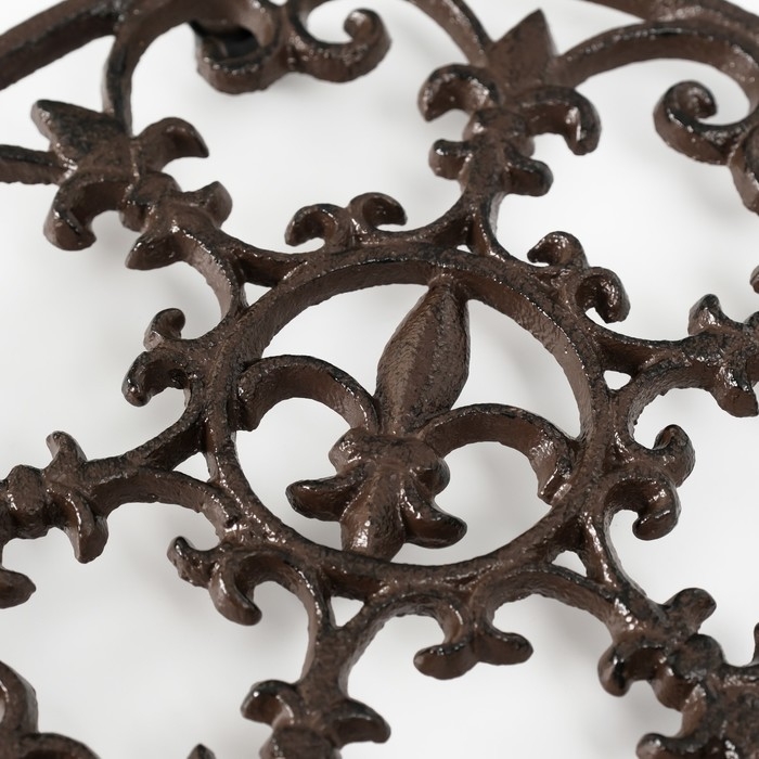 Сувенир чугун подставка  Сувенир чугун подставка "Лилия" 18х18х1,5 см