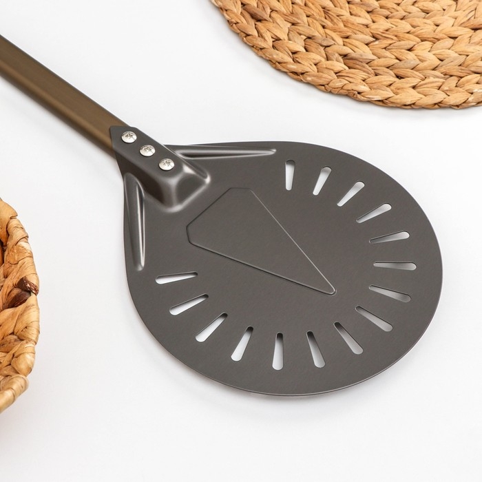 Лопатка перфорированная Delicate, 103×23 см, с разборной ручкой, цвет коричневый Лопатка перфорированная Delicate, 103×23 см, с разборной ручкой, цвет коричневый