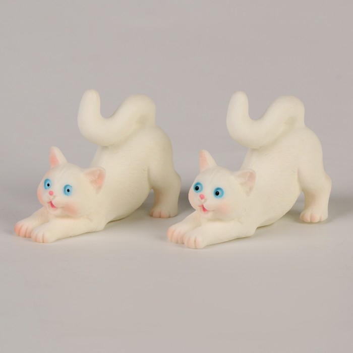 Миниатюра кукольная «Игривый котик», набор 2 шт., размер 1 шт. — 2 × 3,5 × 3 см