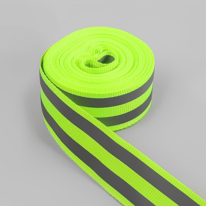 Светоотражающая лента-стропа, 20 мм, 5 ± 1 м, 2 полосы, цвет салатовый Светоотражающая лента-стропа, 20 мм, 5 ± 1 м, 2 полосы, цвет салатовый