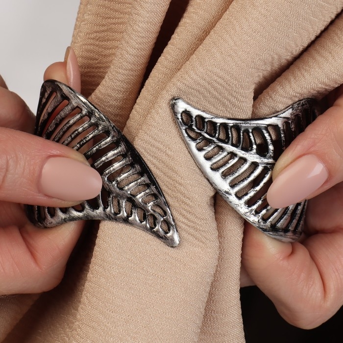 Подхват для штор «Листья», d = 7 × 6 см, цвет чёрный Подхват для штор «Листья», d = 7 × 6 см, цвет чёрный