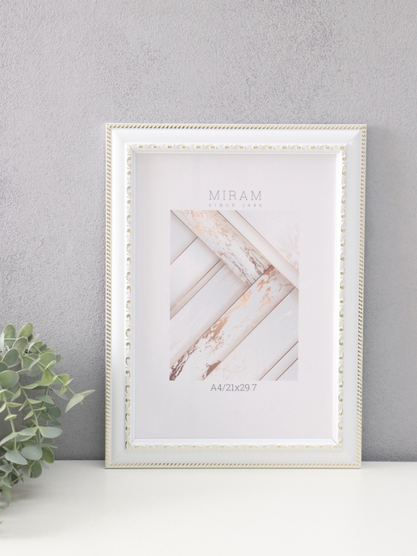 Фоторамка пластик Фоторамка пластик "МИРАМ" 21х29,7 см (A4), белый с золотом