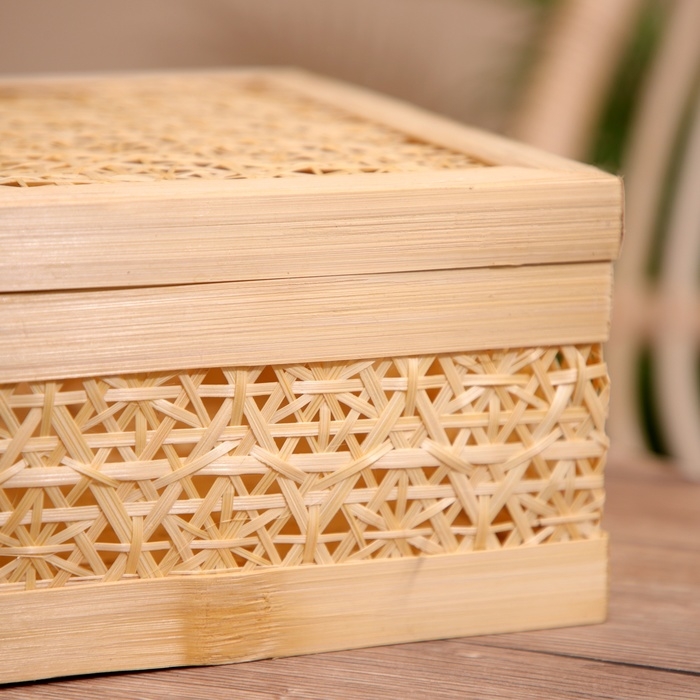 Шкатулка плетёная с крышкой, из бамбука 25х25х12 см Шкатулка плетёная с крышкой, из бамбука 25х25х12 см