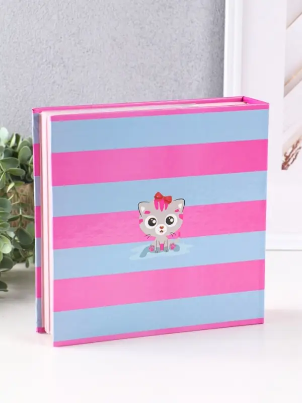 Фотоальбом 200 фото 10X15cм,"Кошечка",бум.карм.цвет.с мемо, клеевой пер-т