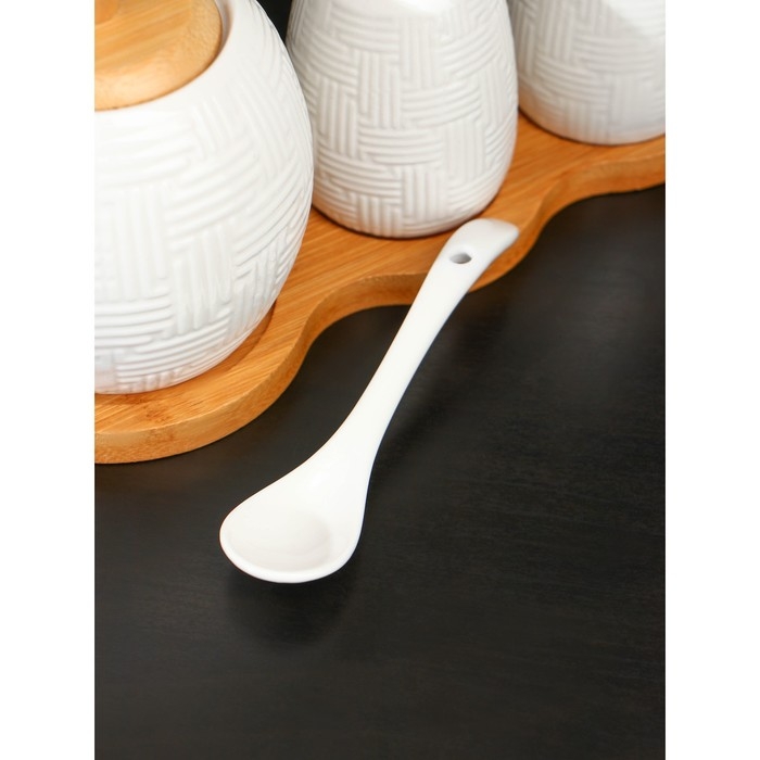 Набор фарфоровый для специй на бамбуковой подставке BellaTenero, 3 предмета: солонка 70 мл, перечница 70 мл, сахарница с ложкой 260 мл, цвет белый Набор фарфоровый для специй на бамбуковой подставке BellaTenero, 3 предмета: солонка 70 мл, перечница 70 мл, сахарница с ложкой 260 мл, цвет белый