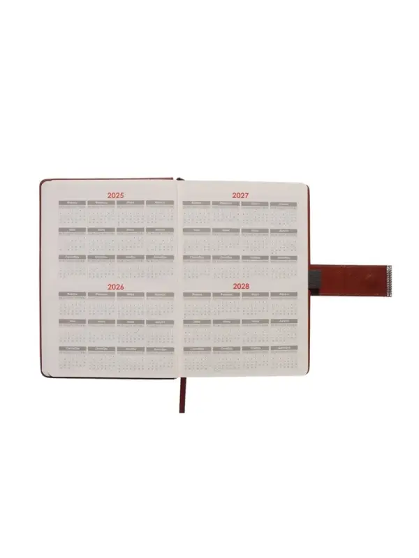 Ежедневник недатированный формат А5, с хлястиком, 112л, линия, пвх, Коричневый Ежедневник недатированный формат А5, с хлястиком, 112л, линия, пвх, Коричневый