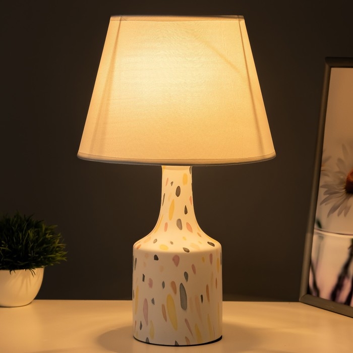 Настольная лампа Настольная лампа "Изель" E14 40Вт белый 22,5х22,5х37 см RISALUX