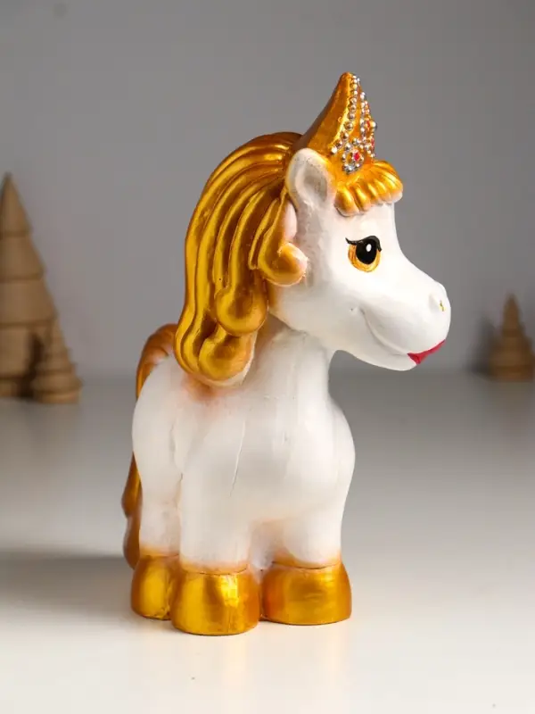 Копилка "Лошадь в кокошнике" 23х17,5х10 см, белый с золотом