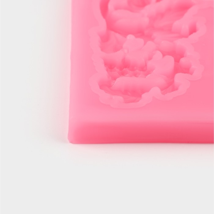 Молд «Листья винограда», силикон, 7,7×7 см, цвет розовый Молд «Листья винограда», силикон, 7,7×7 см, цвет розовый