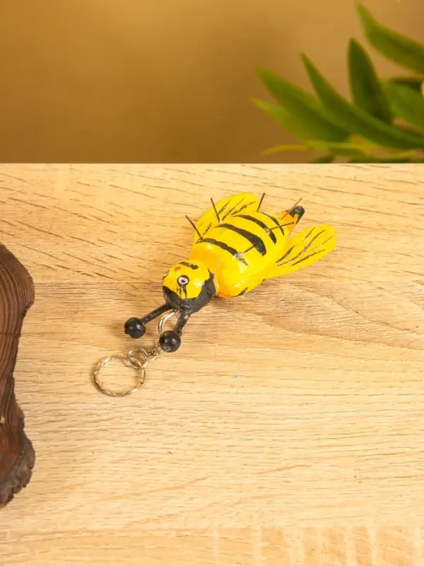 Брелок  Брелок "Пчёлка" 10х7х3 см, дерево