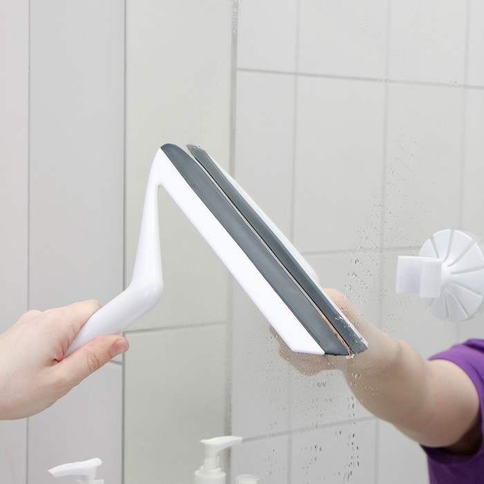 Водосгон с держателем на вакуумной присоске, 23,5×20,5×2 см Водосгон с держателем на вакуумной присоске, 23,5×20,5×2 см