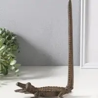 Сувенир чугун держатель для бумажных полотенец "Крокодил" 20х12х28,2 см