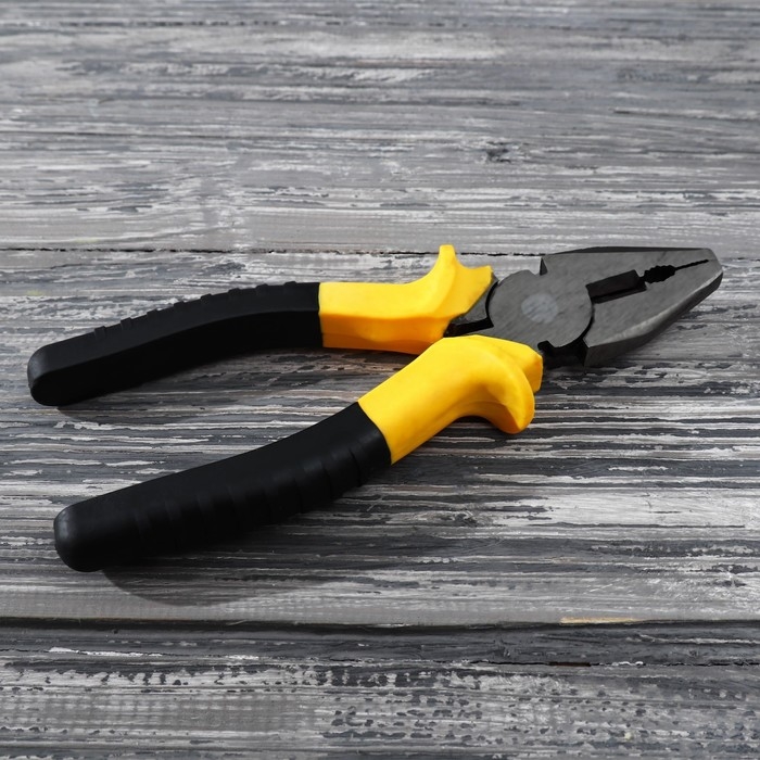 Набор инструментов «Гигант ремонта» с отверткой индикаторной, 11 предметов Набор инструментов «Гигант ремонта» с отверткой индикаторной, 11 предметов