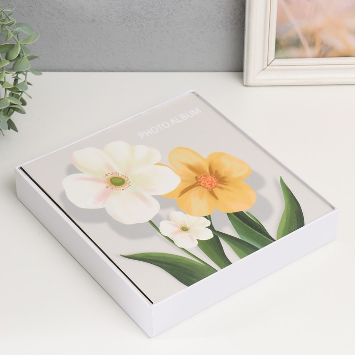 Фотоальбом на 100 фото 10х15 см  Фотоальбом на 100 фото 10х15 см "Крупные цветы с зелеными листьями" 22х4х23 см