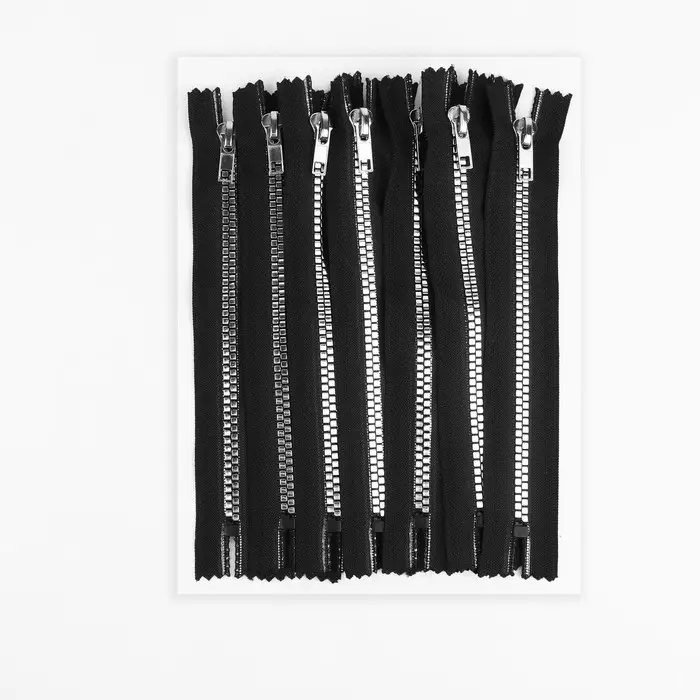 Молния «Трактор», №5, неразъёмная, декоративное звено «Квадрат», замок автомат, 18 см, чёрная