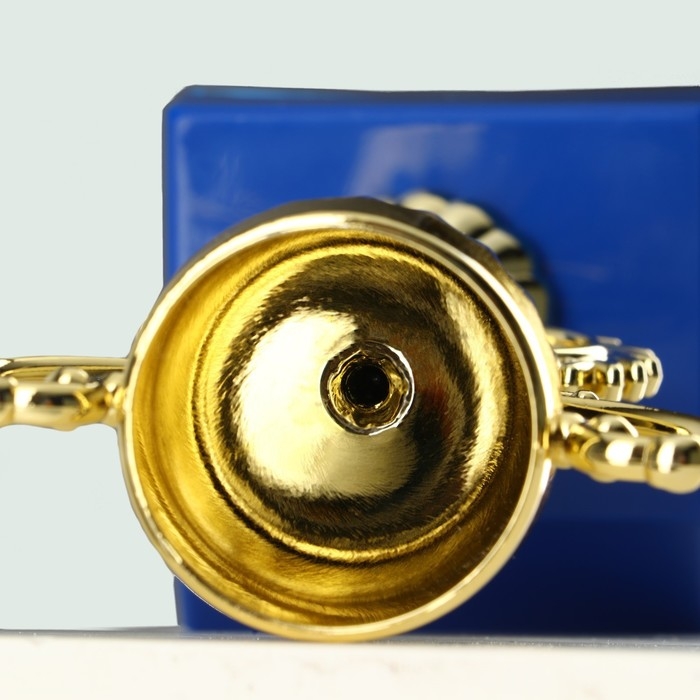 Кубок 057, наградная фигура, золото, подставка пластик, 14 х 6,5 х 6,3 см. Кубок 057, наградная фигура, золото, подставка пластик, 14 х 6,5 х 6,3 см.