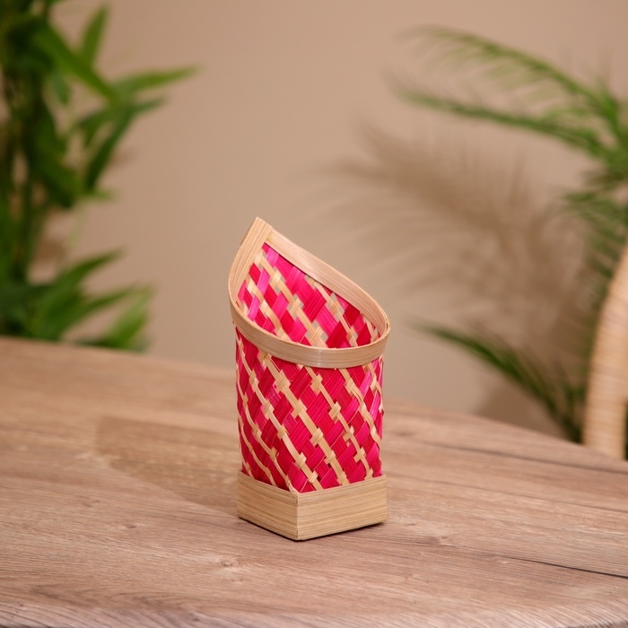 Салфетница плетёная, из бамбука 10х14х17 см Салфетница плетёная, из бамбука 10х14х17 см