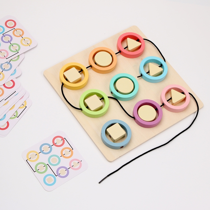 Развивающая игра «Весёлый шнурок» 22,5 × 22,5 × 1 см Развивающая игра «Весёлый шнурок» 22,5 × 22,5 × 1 см