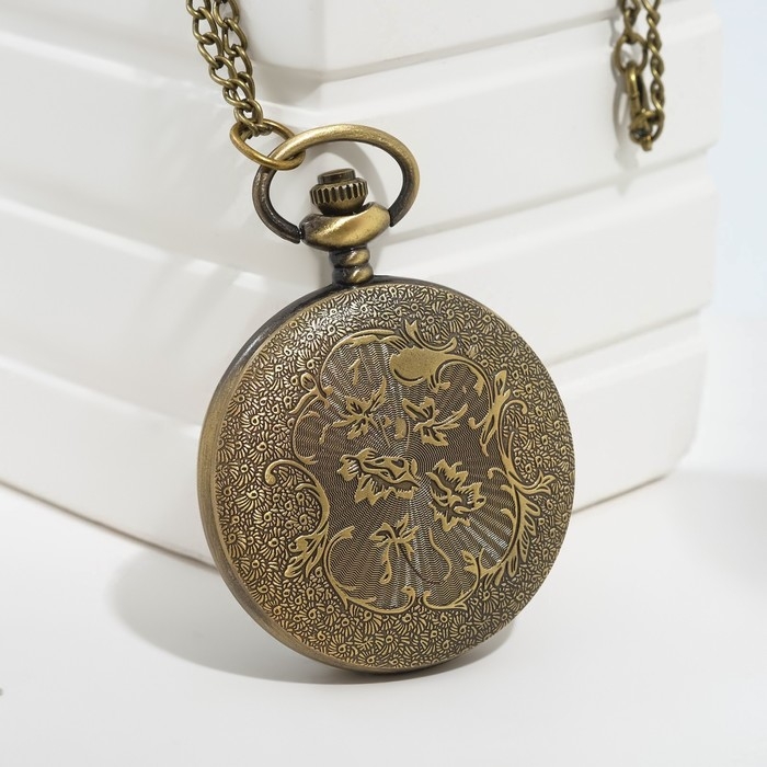 Часы карманные Часы карманные "Магия чисел", кварцевые, 5.5 х 4.5 см, d циферблата-4 см