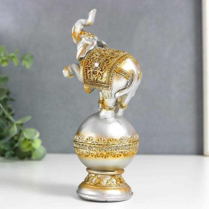 Сувенир полистоун Сувенир полистоун "Слон на шаре в ажурной попоне" 19х8,5х5,5 см