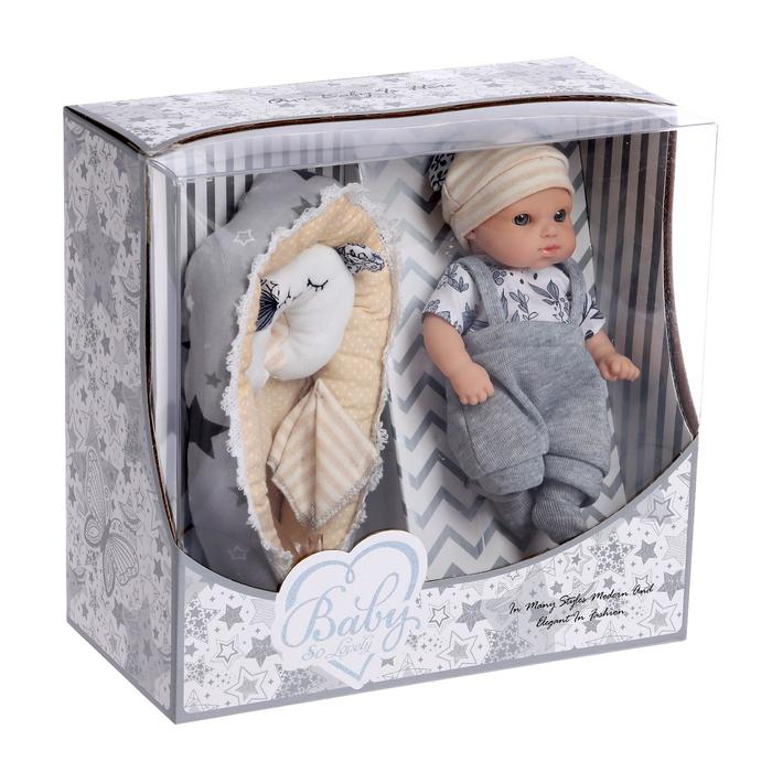 Пупс «Любимый Малыш» в костюмчике, с коконом и аксессуарами Пупс «Любимый Малыш» в костюмчике, с коконом и аксессуарами