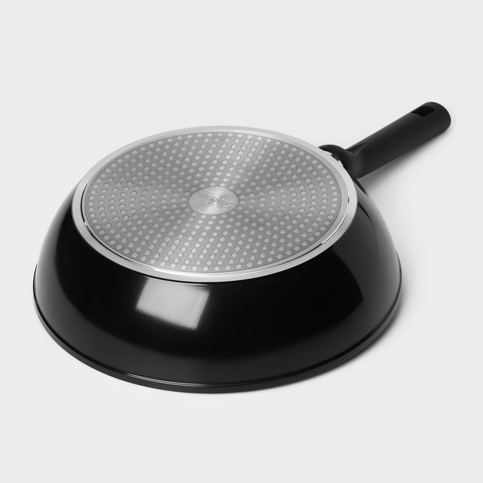 Сковорода Magistro Warrior, d=28 см, h=7,5 см, антипригарное покрытие, индукция, цвет чёрный Сковорода Magistro Warrior, d=28 см, h=7,5 см, антипригарное покрытие, индукция, цвет чёрный