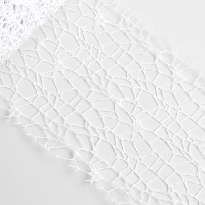 Сетка для творчества "Паутинка. Белоснежная" намотка 4,5 м 6х6х14 см