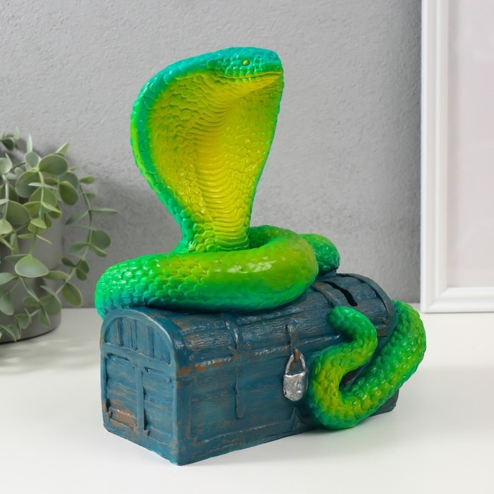 Копилка Копилка"КОБРА НА СУНДУКЕ "  20 х 17 х 12 см.