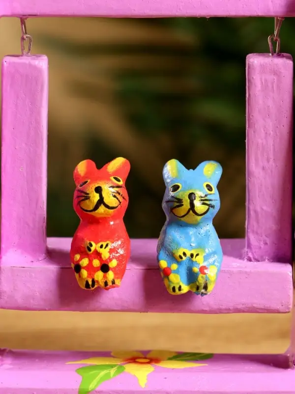 Сувенир «Зайки на качелях», 11×5.4×14.4 см, дерево, сиреневый Сувенир «Зайки на качелях», 11×5.4×14.4 см, дерево, сиреневый