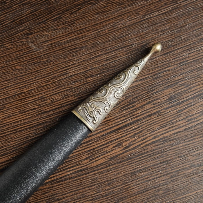 Кортик, витая рукоятка, на ножнах голова дракона, 35 см Кортик, витая рукоятка, на ножнах голова дракона, 35 см